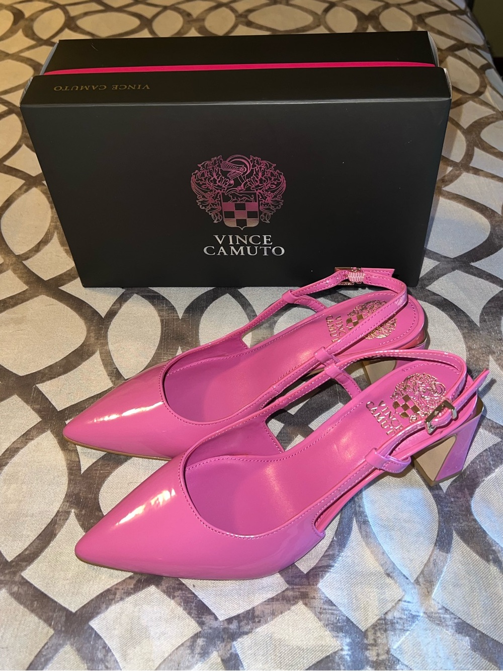 NWT Vince Camuto Haslie Pink Patent Leather Slingback Block Heels.